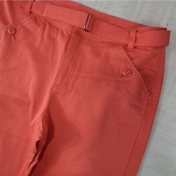 Liz Claiborne Coral Women Belted Capris - Picture 2 of 7